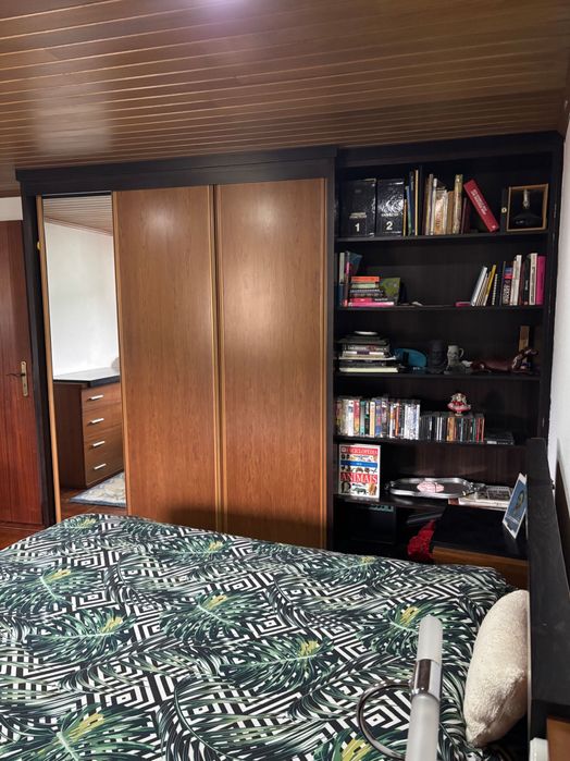 Conjunto de Quarto Completo em Madeira Maciça