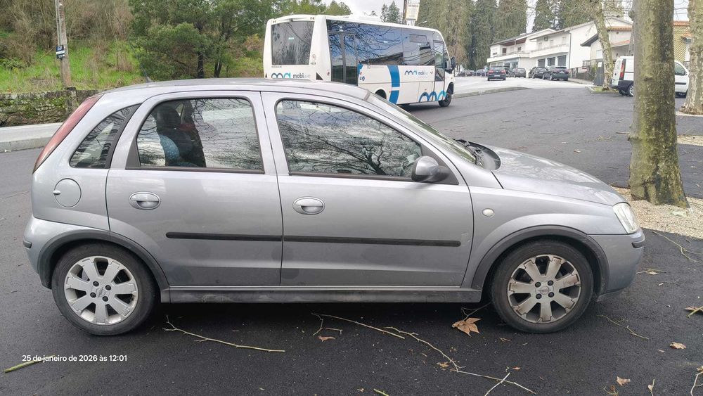 Opel Corsa 1.2 Gasolina 65.000 Km
