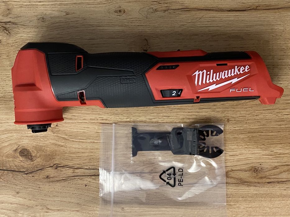 Аккумуляторный бесщеточный мультитул Milwaukee М12 2526-20