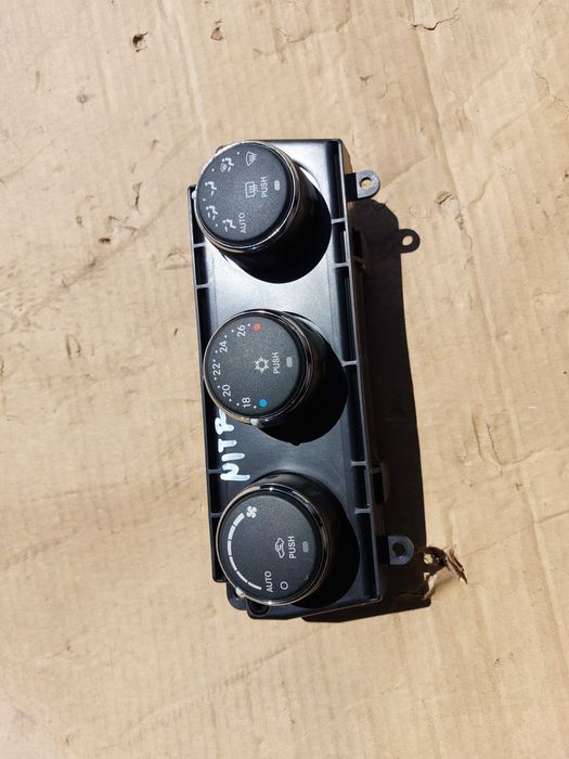 Panel sterowania nagrzewnicy dla Dodge Nitro