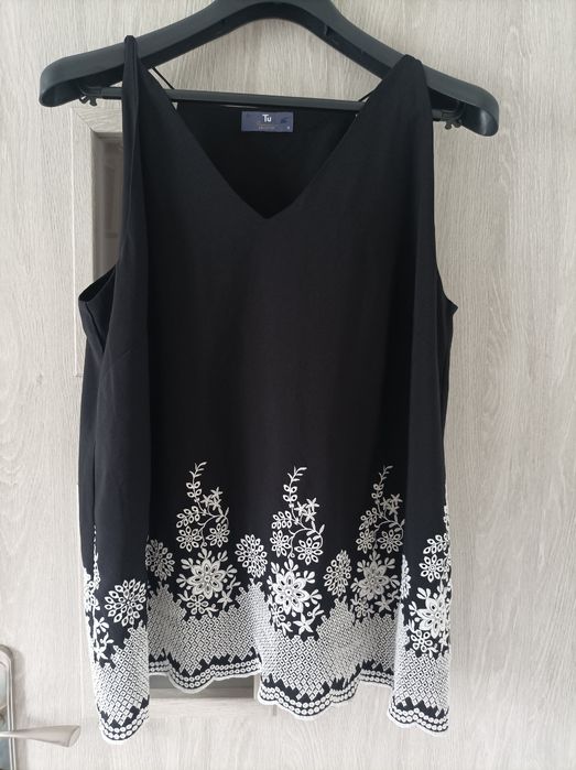Czarna bluzka z haftem Richelieu/Tu Premium/Roz 46