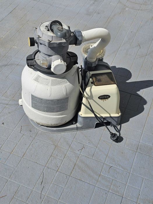 Filtro de areia para piscina Intex, em excelente estado e preço único