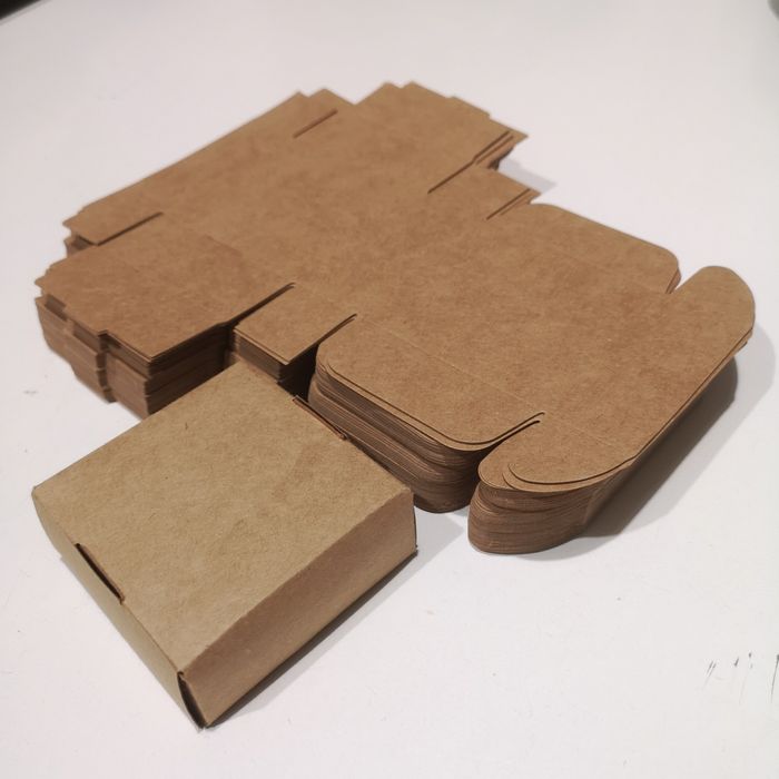 10 szt.Pudełko kartonowe składane na bransoletki.