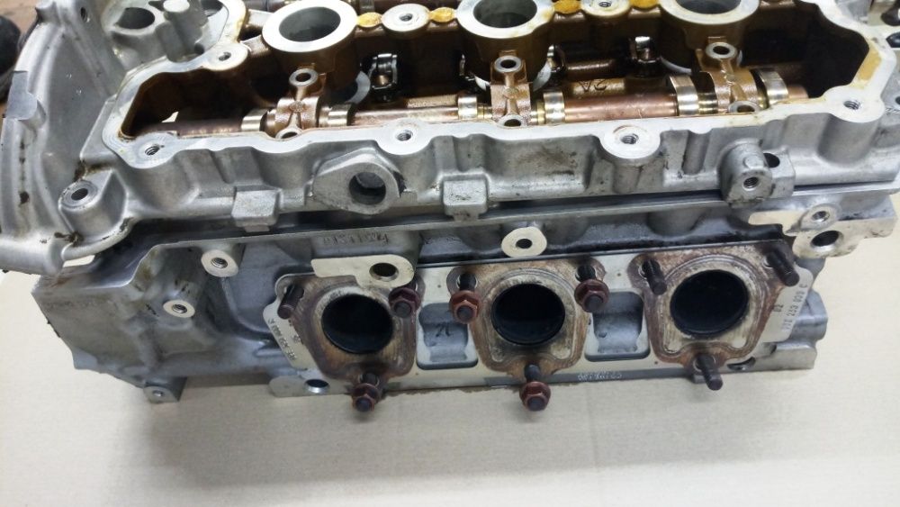 Головка крышка Audi Q7 Q5 A8 A7 A6 A5 A4 Touareg 06E103066M 06E103065L