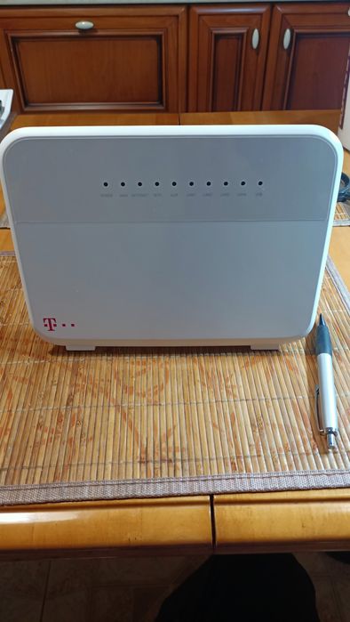 Продам роутер Huawei HG659