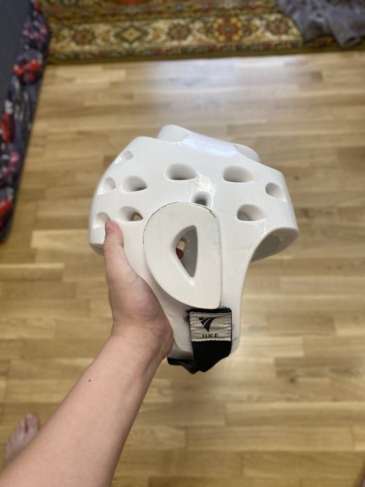 Продам шолом для карате