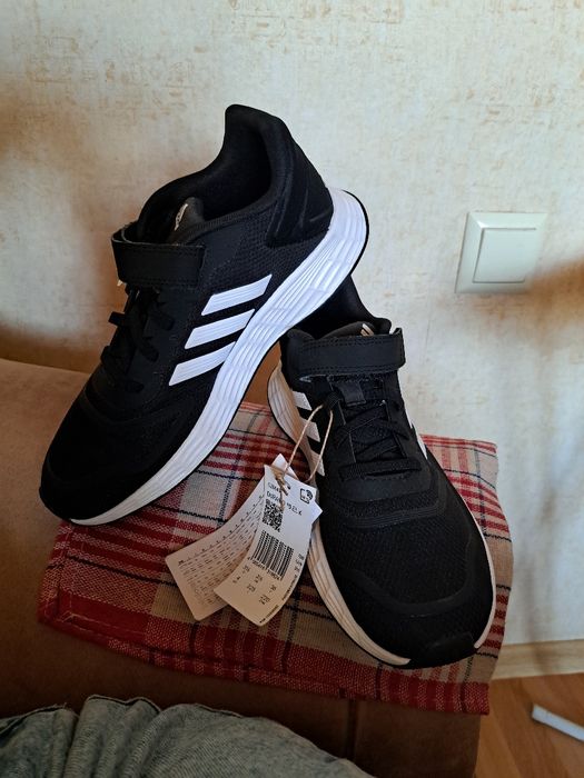 Кроссовка адидас оригинал