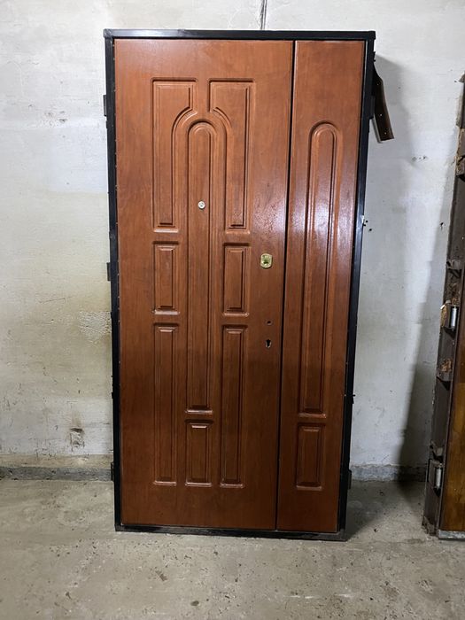 Двері нові вхідні Протиударні металеві дверка Броньовані двери