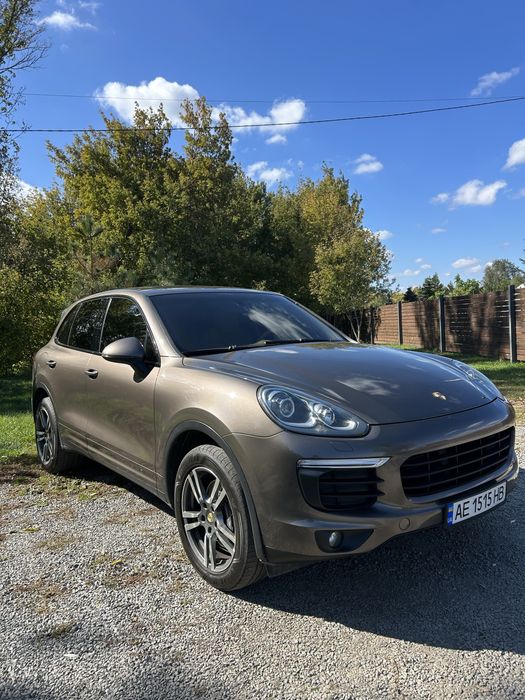 Продам porsche cayenne 2015 года 3.6 бензин