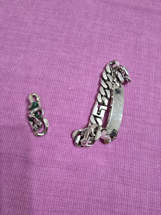 Vendo pulseira de prata com 40 gramas