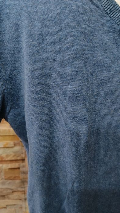 Męski bawełniany sweterek w serek rozmiar M