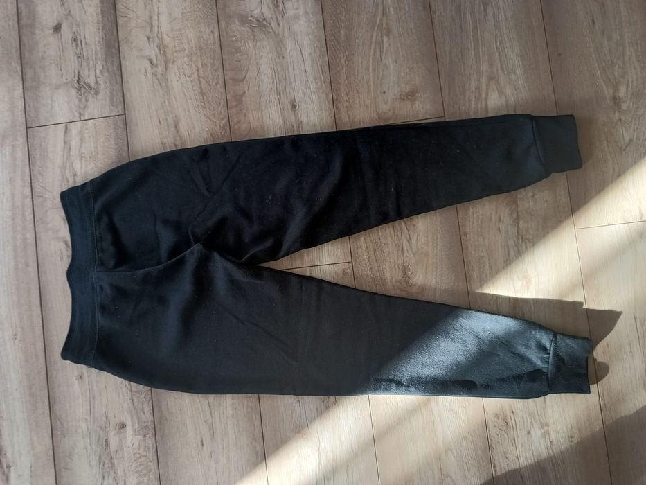 Spodnie czarne dresowe 36 nowe