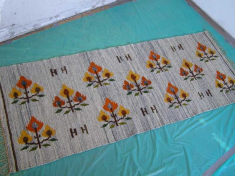 Maria Bujakowa - kilim " Góralskie róże "