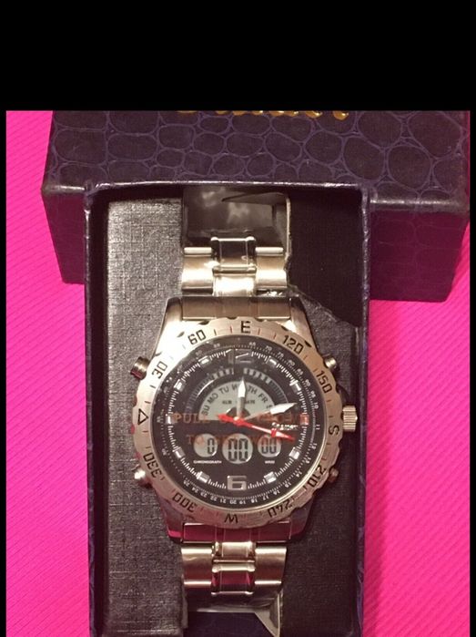 Продам новые кварцевые часы Stauer ( США).