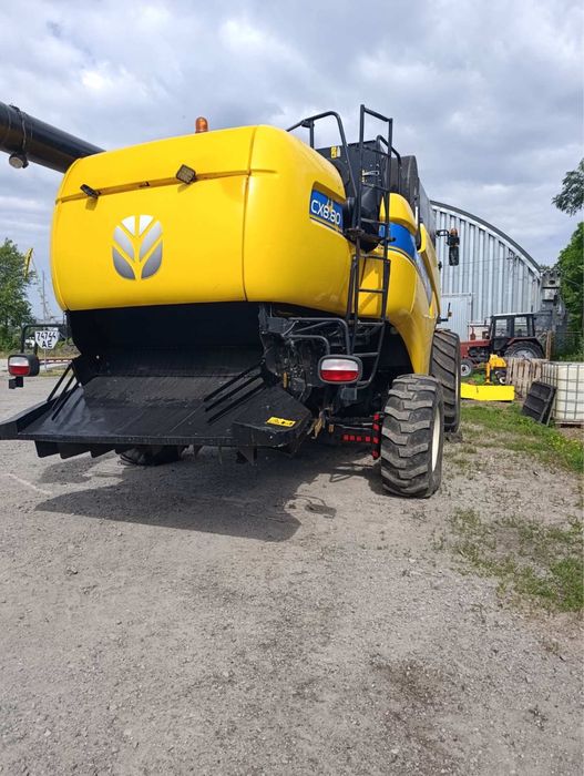 Комбайн New Holland CX8.80