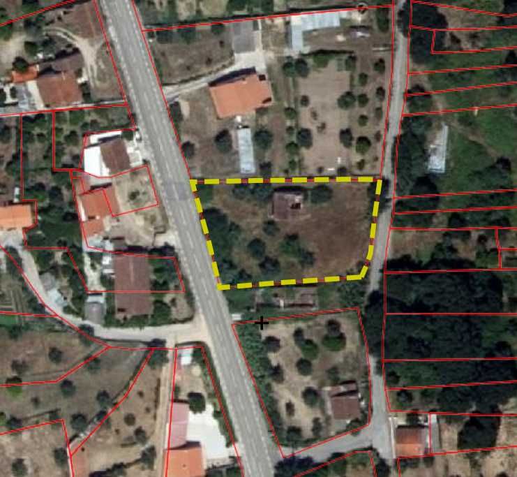 Terreno Misto com Ruina para construção