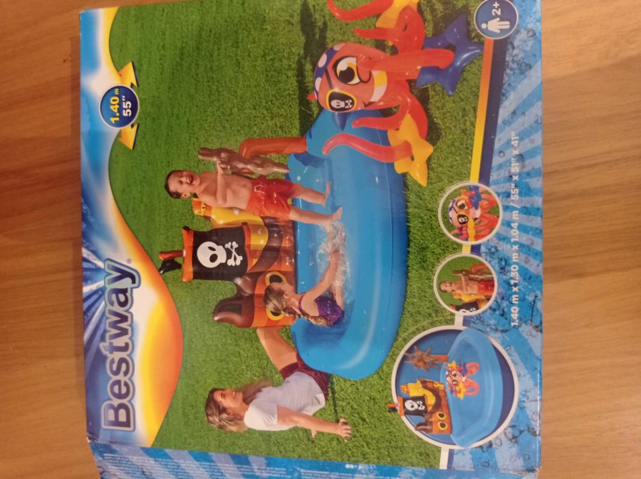 Piscina Bestway insuflável com jogos