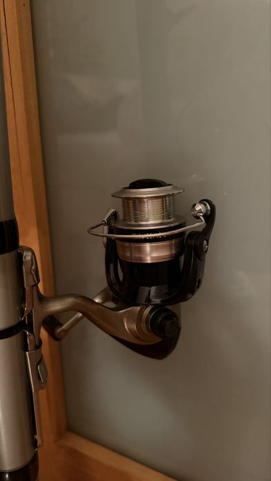 Vendo conjunto de pesca – Cana Milo 5 m + carreto Daiwa 2500