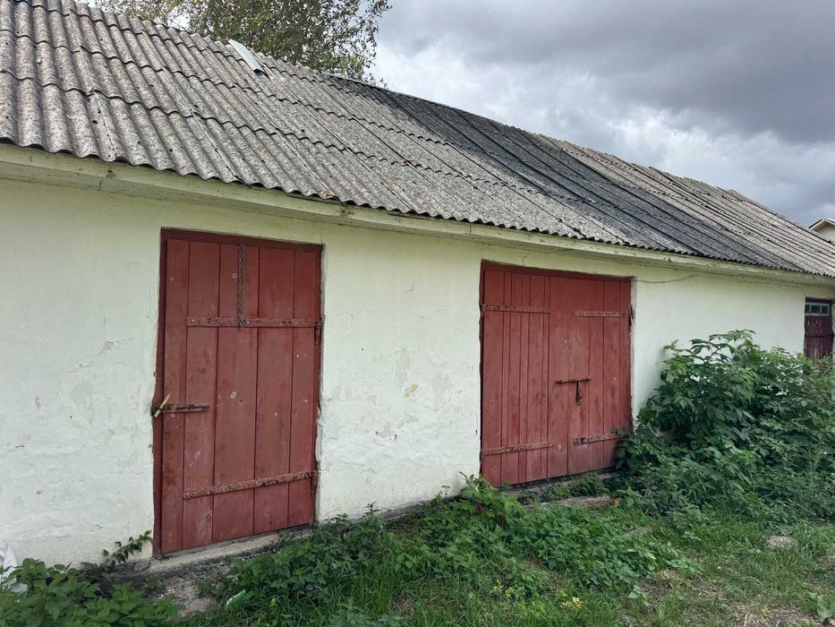 Продається просторий будинок с. Комарівка (Дубенський р-н.) - 50 соток приватизованої землі!!!