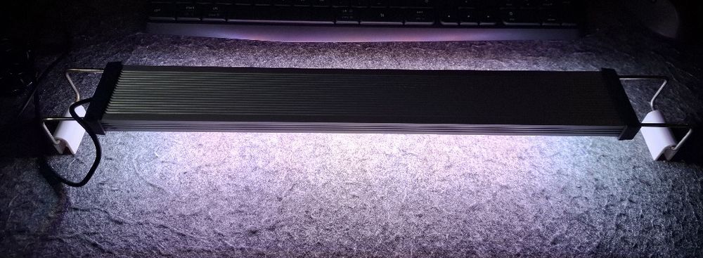 Calha Luminária LED Twinstar 45B 19W para aquário de 40 até 50cm (oferta de temporizador)