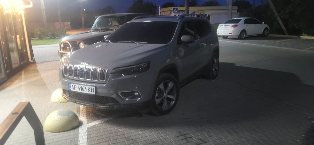 Продам Jeep Cheroki 2021
