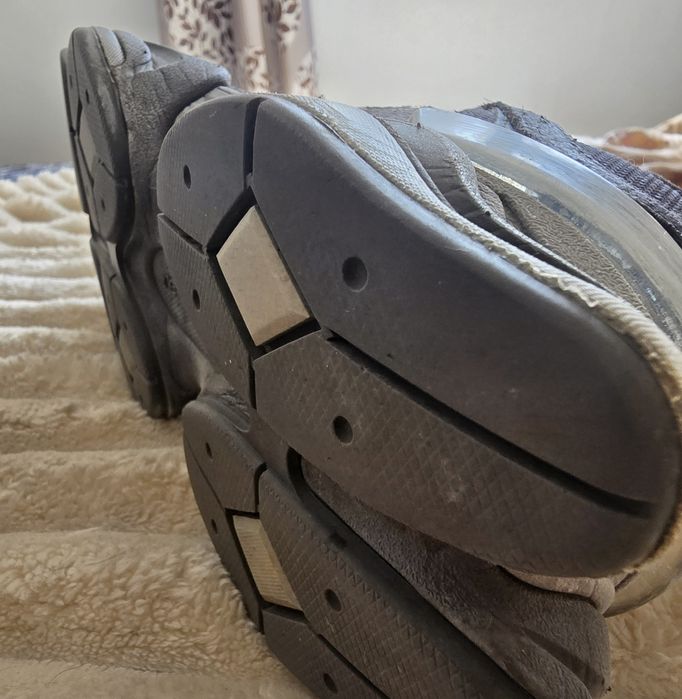 New Balance 9060 cinza