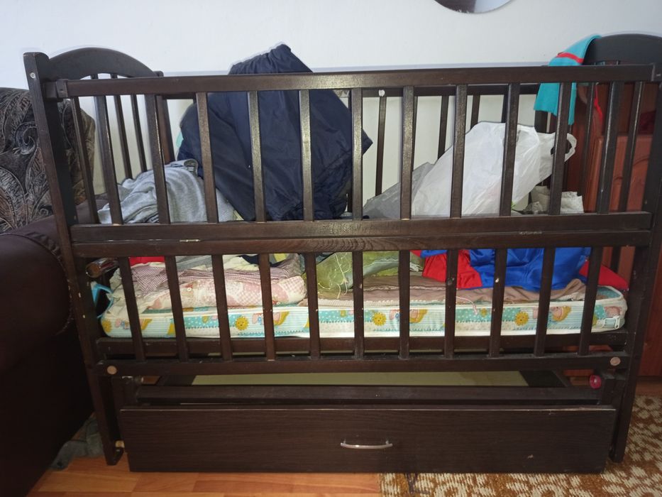 Дитяче ліжко качалка