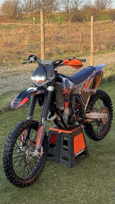 KTM sxf 250 po remoncie z lampą