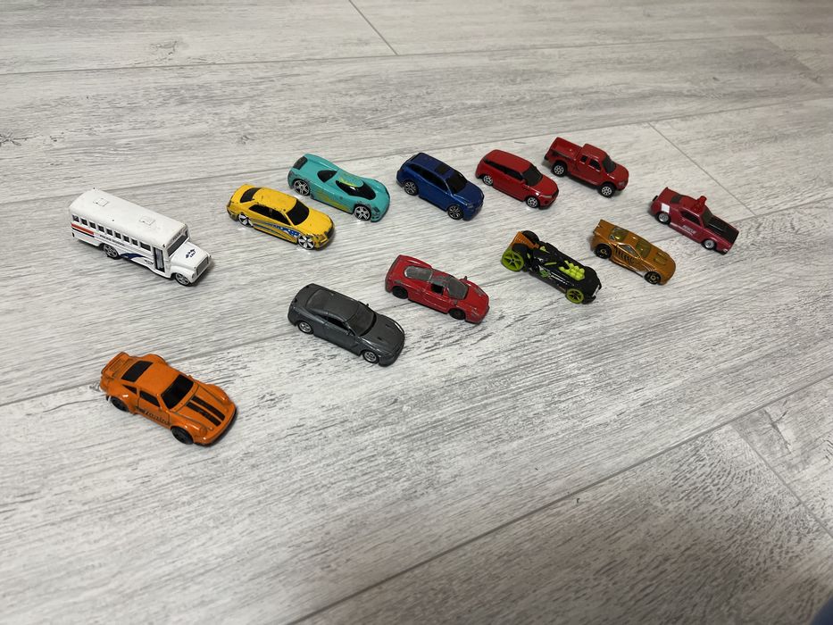 Хот вілс та інші моделькі