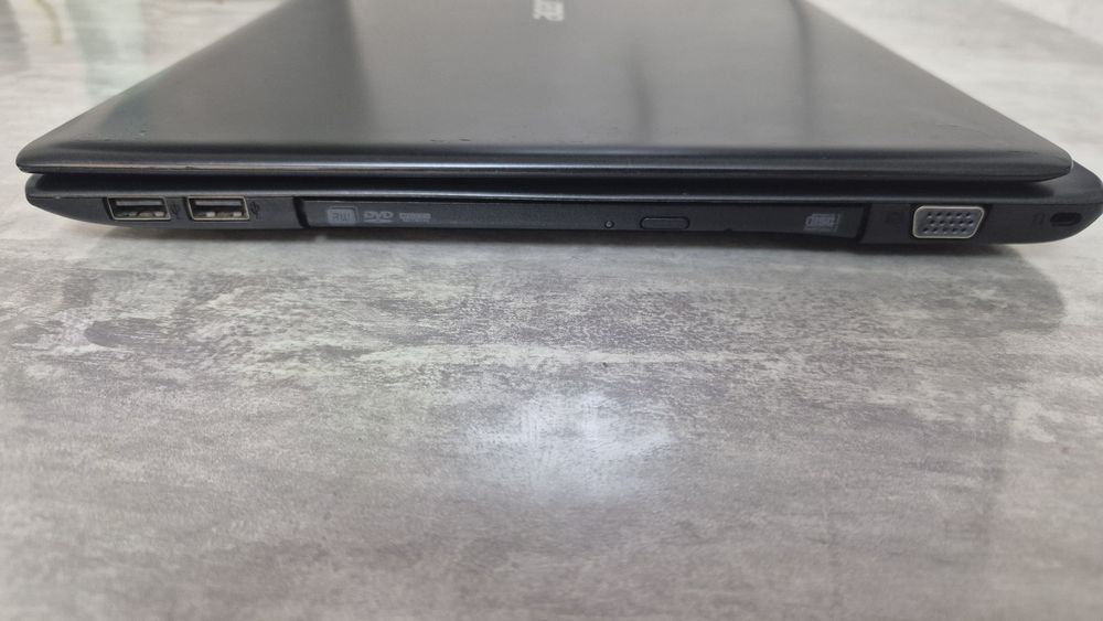 Ноутбук Acer v5-551g
