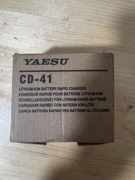 Yaesu FT-5D  Pack