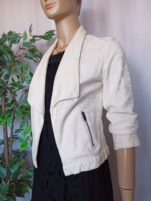 Sg Koronkowy jasny żakiet ala kurteczka 38 M elegancki  stylowy kremow