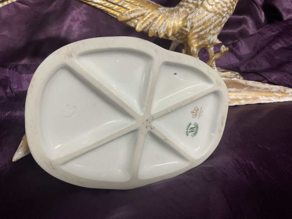 Par de pavões vista alegre porcelana pintura manual ,discrição abaixo