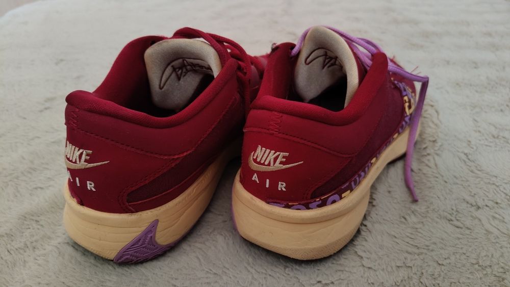 Buty sportowe Nike  Zoom Freak 5  r. 42,5
