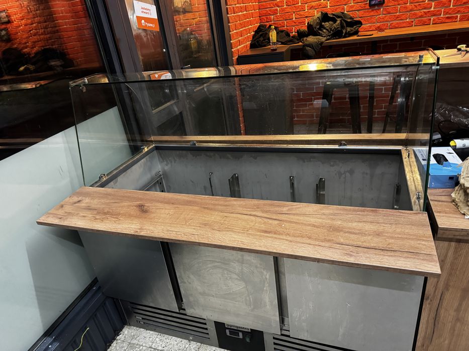 Stół chłodniczy salatkowy roczny! Stan bdb