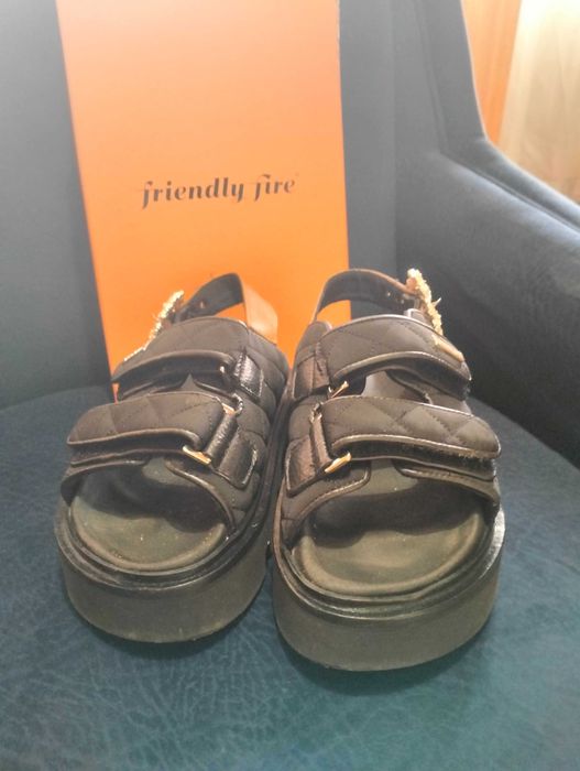 Sandálias senhora novas