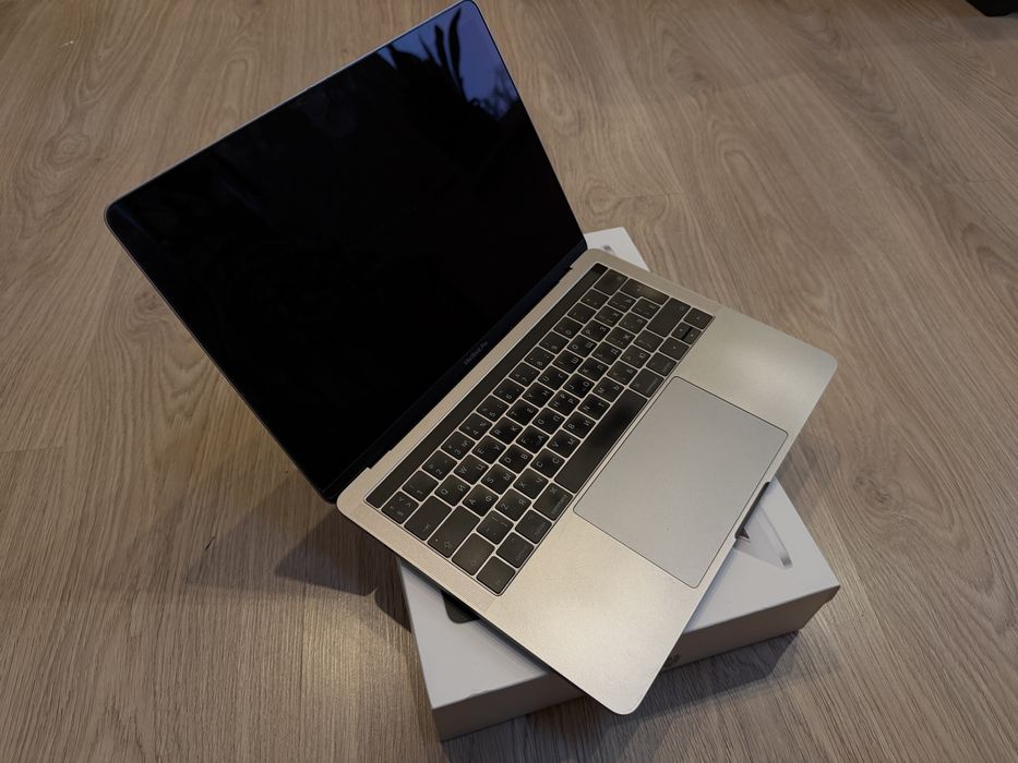 Macbook Pro 13 | A1706 | Touchbar | Nowa bateria | 3,1GHz i5 16GB RAM