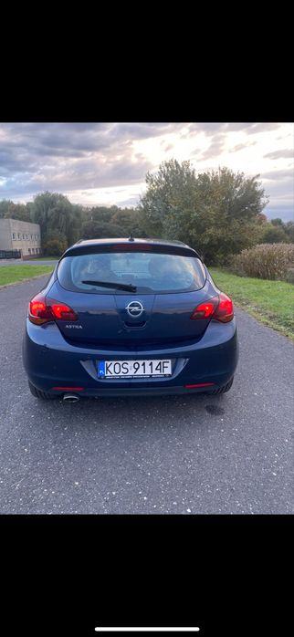 Opel Astra J 1.4 turbo wyposażenie COSMO