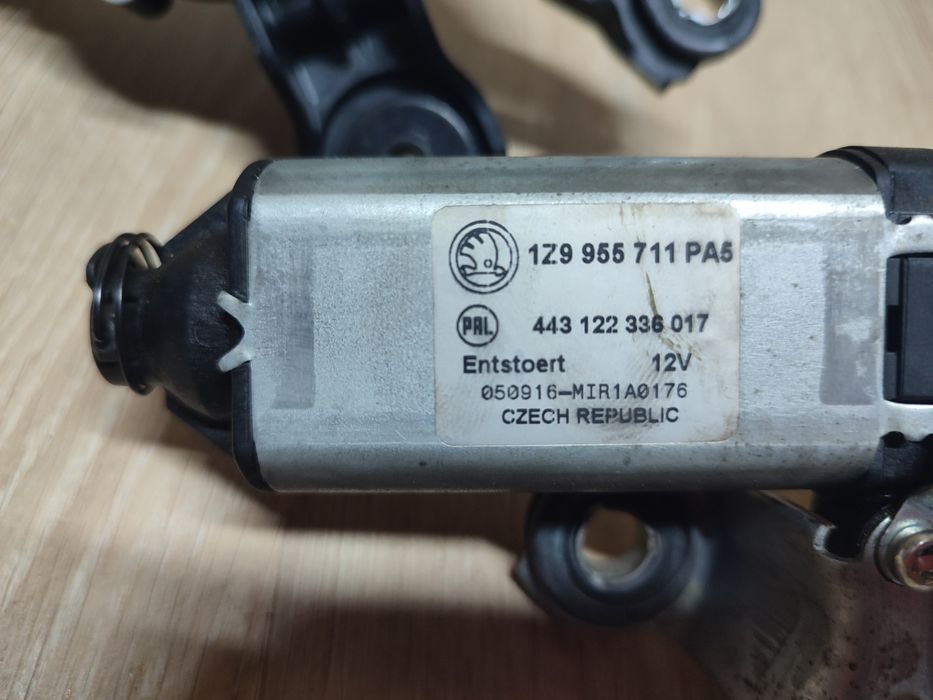 Моторчик заднього двірника дворника Пассат б6 б7 Октавія А5: 1 000 грн ...