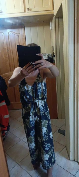 Sliczny kombinezon New Look