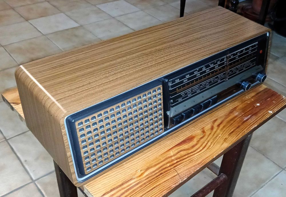Rádio Grundig RF 420