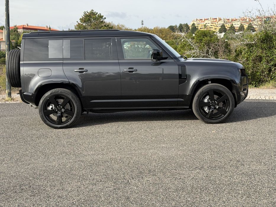 Land Rover Defender — photo 2