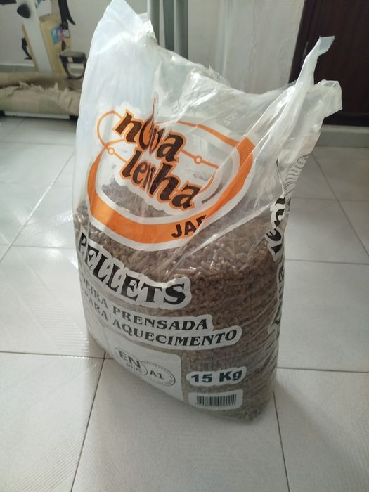 Aspirador de cinzas e saco pellets