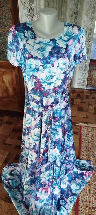 Розкішна святкова сукня