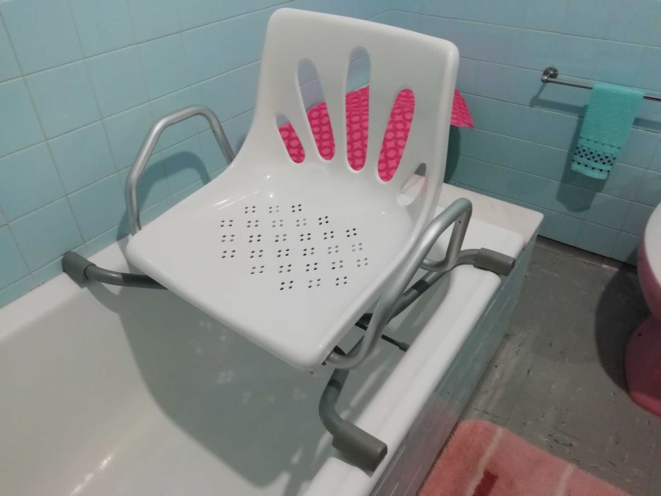 Cadeira Giratória para Banhos