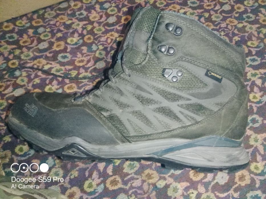 Ботинки трекинговые.