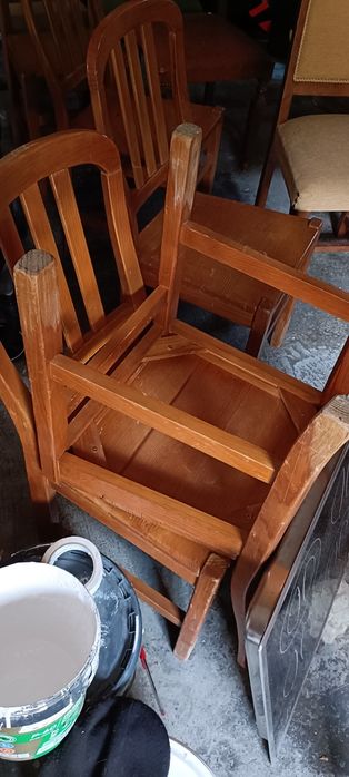 Cadeiras, €10 cada. Levantamento hoje, tudo tem que ir!