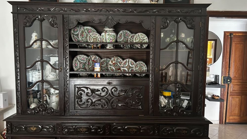Da-se móvel se sala de jantar estilo antigo