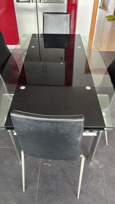 Mesa de Vidro com 4 Cadeiras moderna