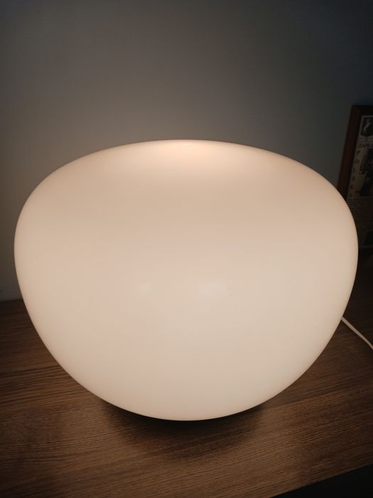 Lampa podłogowa marki Jonisk, projekt: Carl Öjerstam, Ikea.